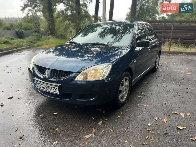 Седан Mitsubishi Lancer 2004 в Киеве