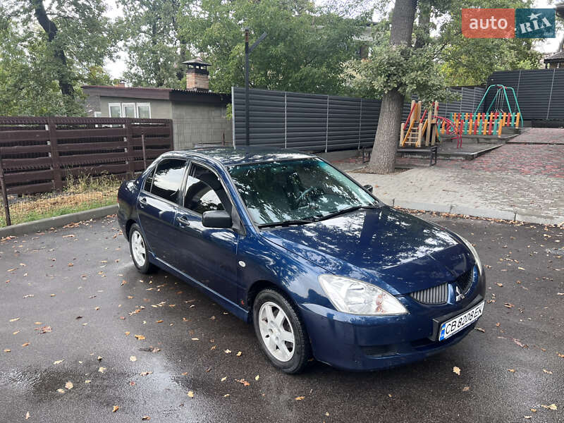 Седан Mitsubishi Lancer 2004 в Киеве