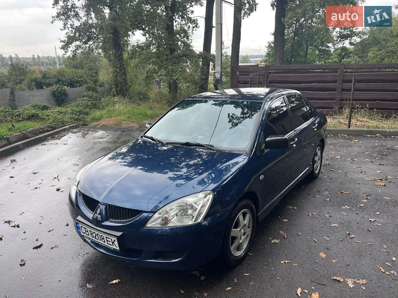 Седан Mitsubishi Lancer 2004 в Киеве