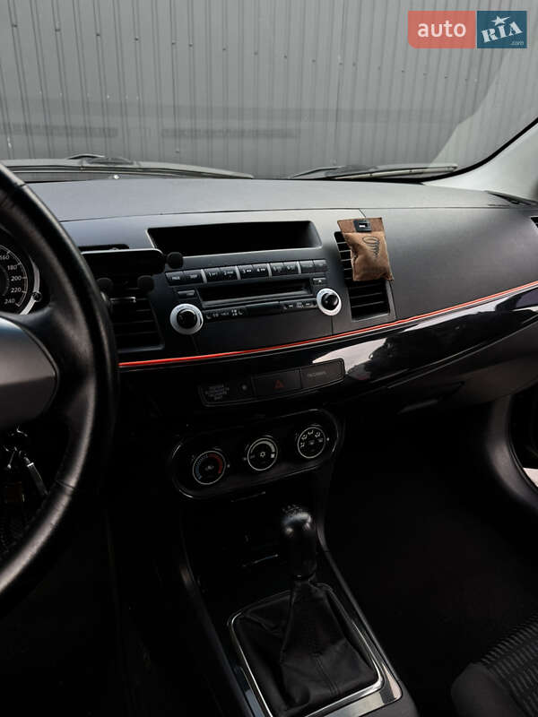 Хэтчбек Mitsubishi Lancer 2012 в Львове фото 39 Хэтчбек Mitsubishi Lancer 2012 в Львове