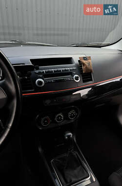 Хэтчбек Mitsubishi Lancer 2012 в 