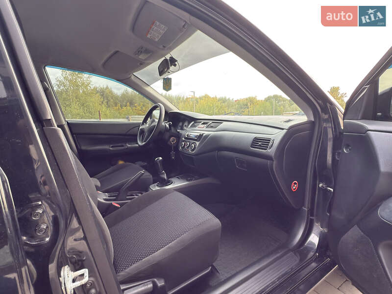 Седан Mitsubishi Lancer 2008 в Луцке