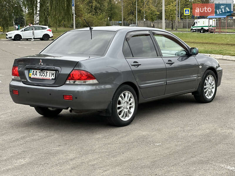Седан Mitsubishi Lancer 2009 в Киеве