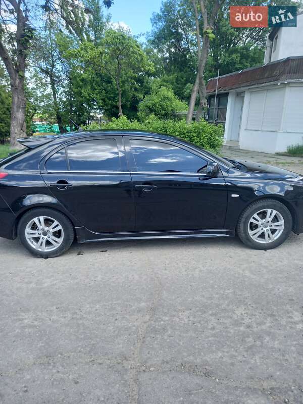 Хетчбек Mitsubishi Lancer 2008 в Чернівцях фото 9 Хетчбек Mitsubishi Lancer 2008 в Чернівцях