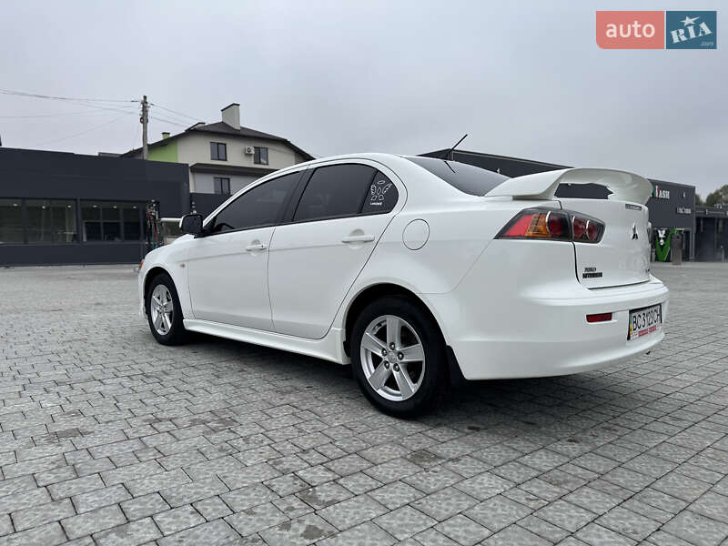 Седан Mitsubishi Lancer 2009 в Львове