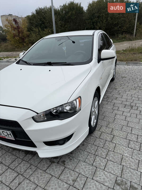 Седан Mitsubishi Lancer 2009 в Львове