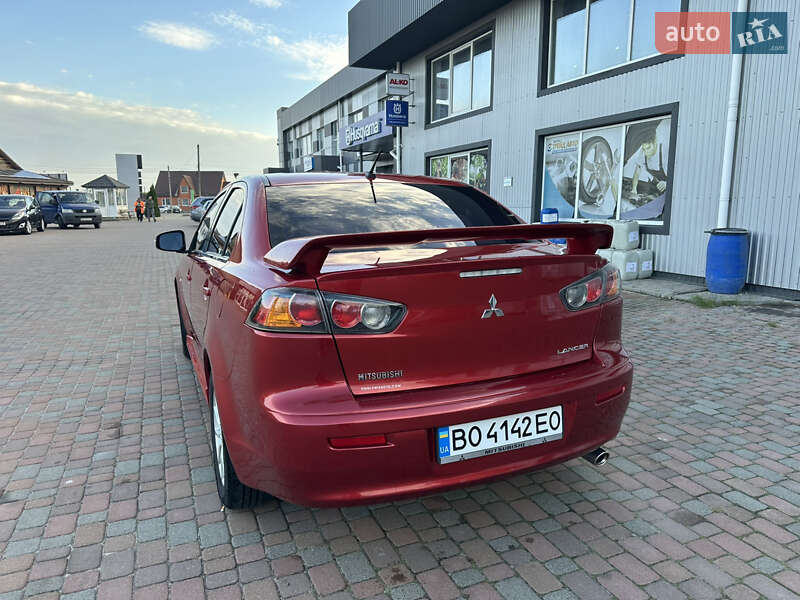 Седан Mitsubishi Lancer 2015 в Сарнах