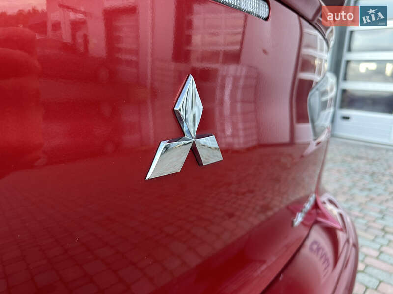 Седан Mitsubishi Lancer 2015 в Сарнах