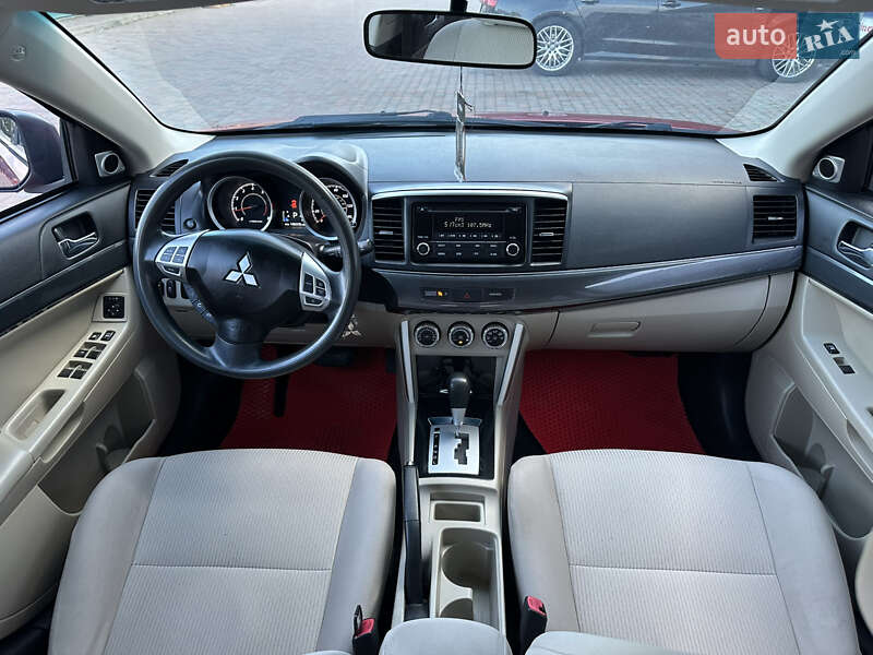 Седан Mitsubishi Lancer 2015 в Сарнах