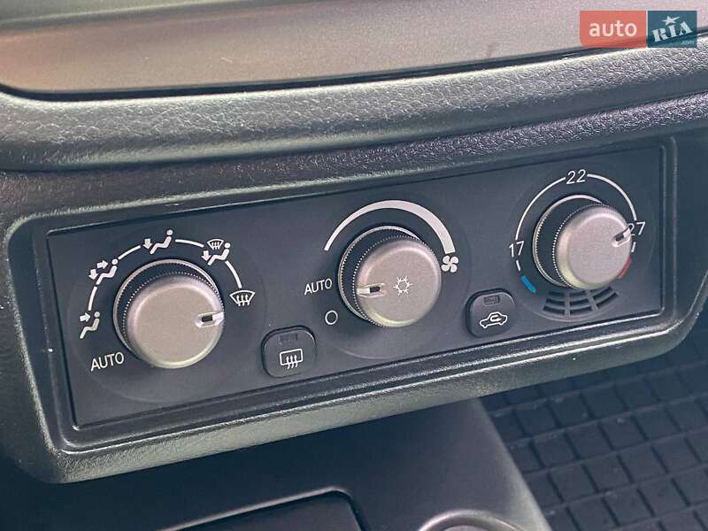 Седан Mitsubishi Lancer 2006 в Киеве