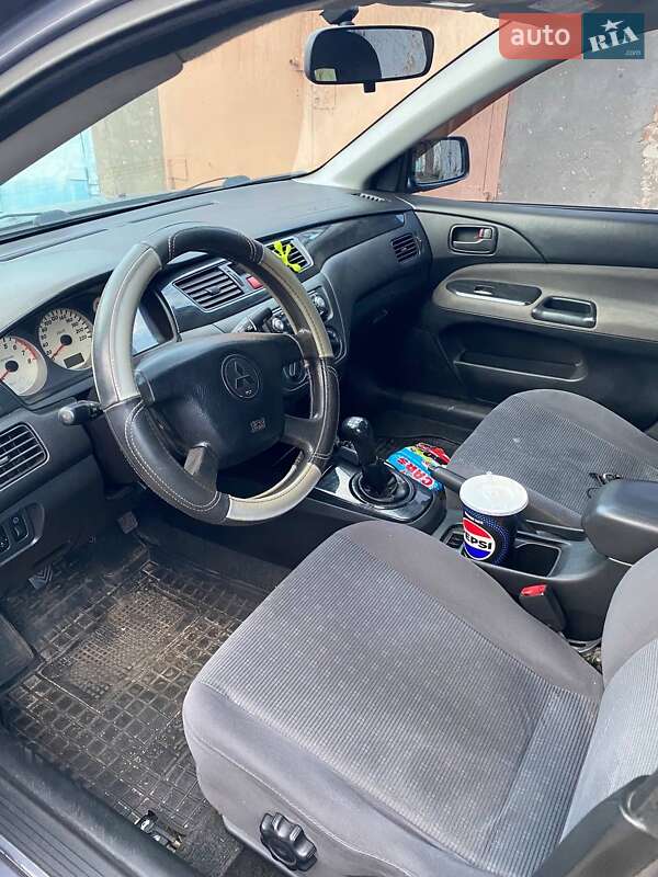 Седан Mitsubishi Lancer 2004 в Кривом Роге фото 6 Седан Mitsubishi Lancer 2004 в Кривом Роге