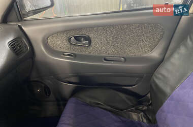 Седан Mitsubishi Lancer 1995 в 