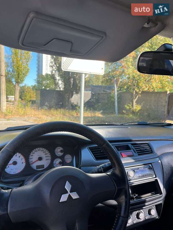 Седан Mitsubishi Lancer 2006 в Киеве