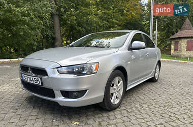 Седан Mitsubishi Lancer 2009 в Черновцах