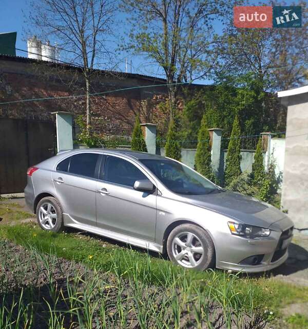 Седан Mitsubishi Lancer 2011 в Киеве