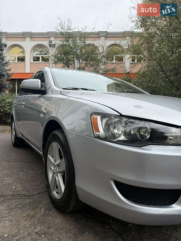 Седан Mitsubishi Lancer 2009 в Одессе