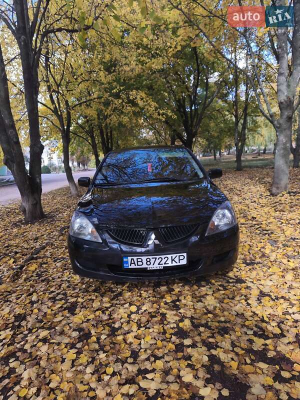 Седан Mitsubishi Lancer 2004 в Первомайську