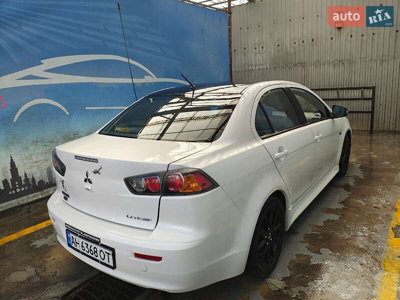 Седан Mitsubishi Lancer 2017 в Києві