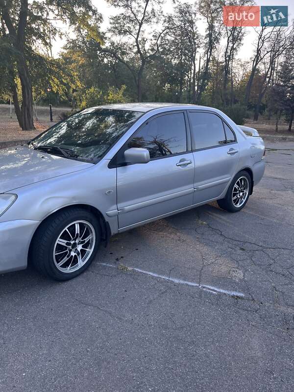 Седан Mitsubishi Lancer 2007 в Кривому Розі фото 6 Седан Mitsubishi Lancer 2007 в Кривому Розі