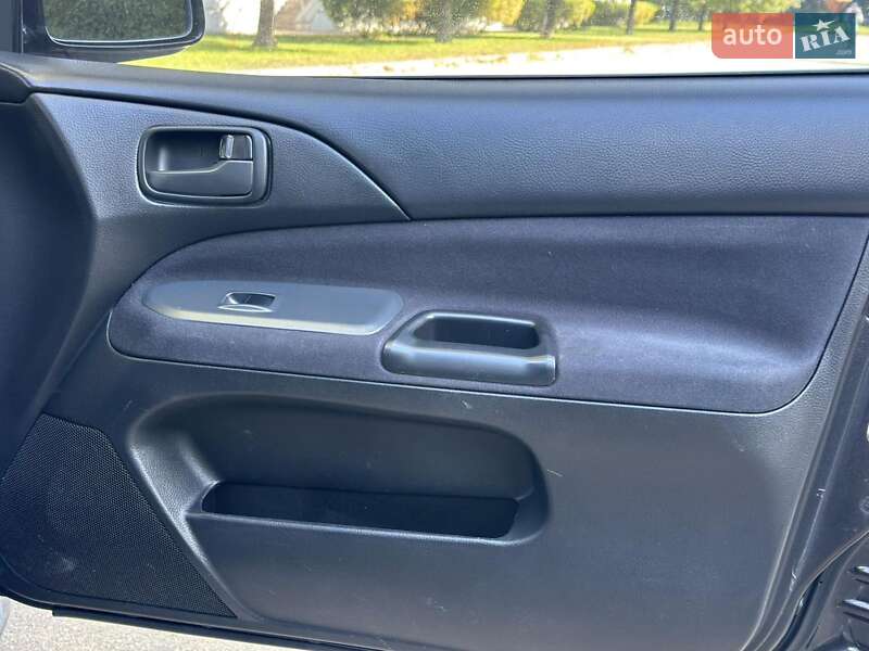Седан Mitsubishi Lancer 2006 в Ахтырке
