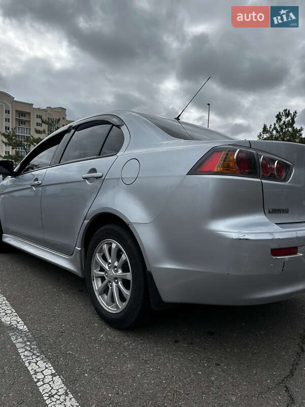 Седан Mitsubishi Lancer 2013 в Одессе