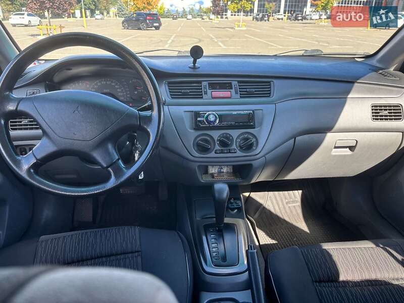 Седан Mitsubishi Lancer 2004 в Броварах
