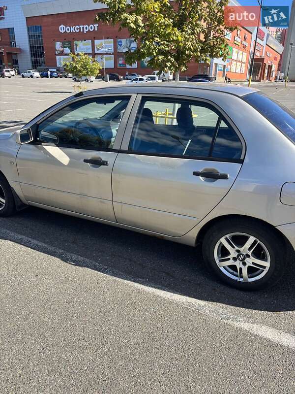 Седан Mitsubishi Lancer 2004 в Броварах