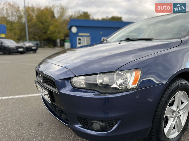 Седан Mitsubishi Lancer 2008 в Киеве