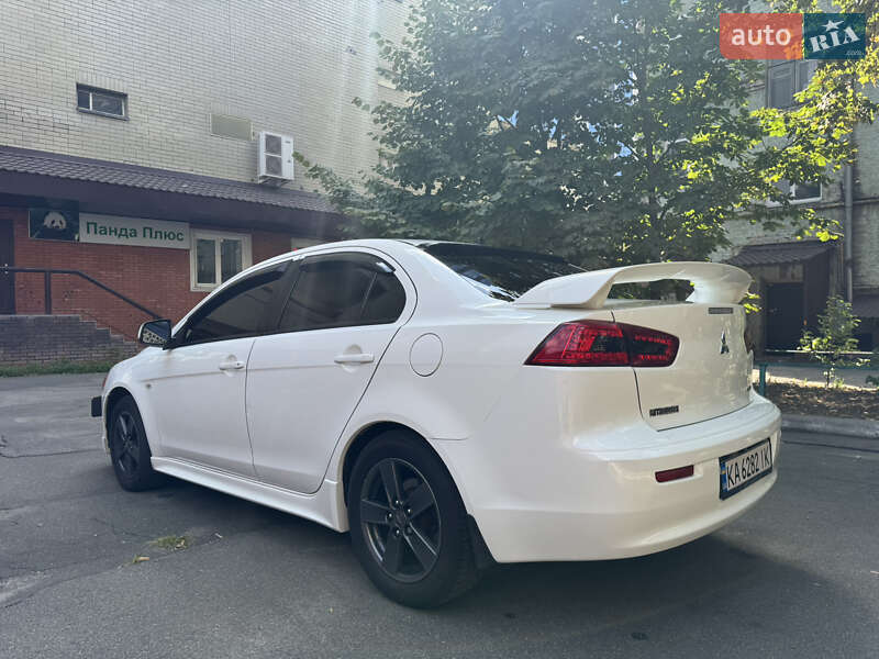 Седан Mitsubishi Lancer 2007 в Киеве