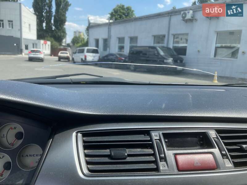 Седан Mitsubishi Lancer 2006 в Києві