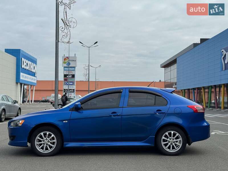 Хэтчбек Mitsubishi Lancer 2010 в Киеве