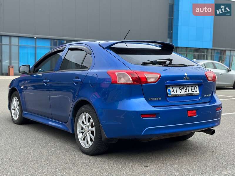 Хэтчбек Mitsubishi Lancer 2010 в Киеве