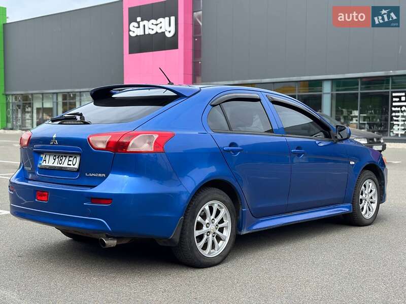 Хэтчбек Mitsubishi Lancer 2010 в Киеве