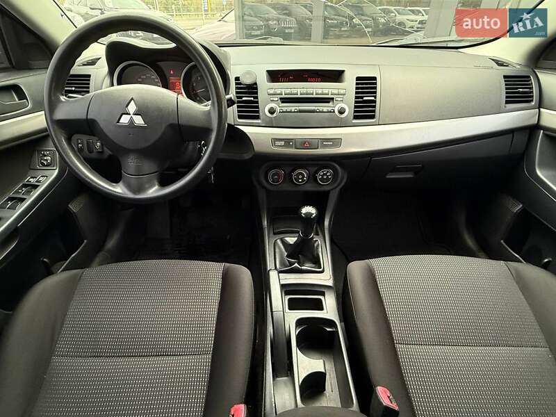 Седан Mitsubishi Lancer 2008 в Киеве