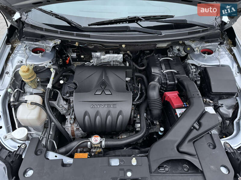 Седан Mitsubishi Lancer 2013 в Кобеляках