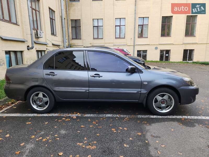 Седан Mitsubishi Lancer 2005 в Києві фото 20 Седан Mitsubishi Lancer 2005 в Києві