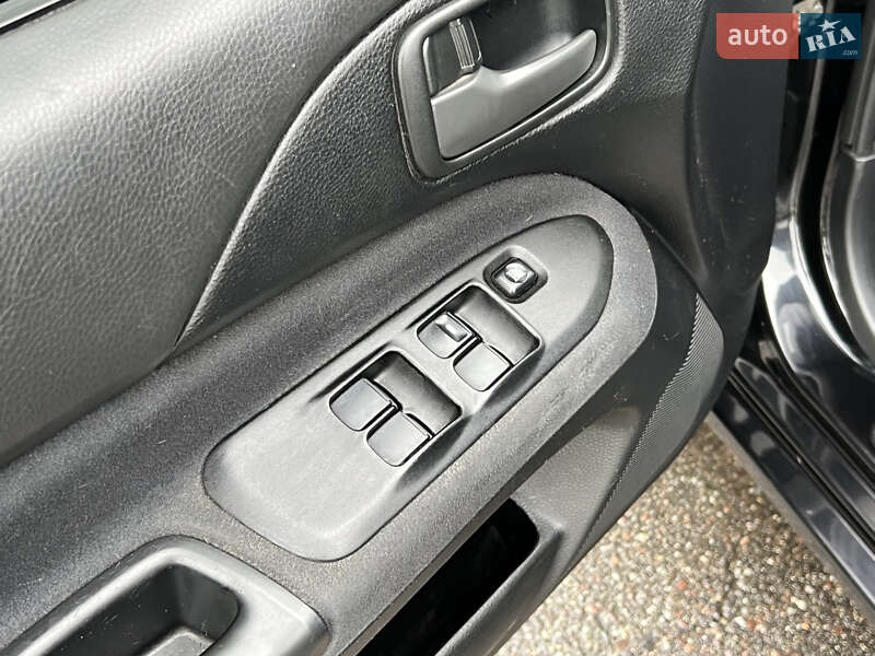 Седан Mitsubishi Lancer 2005 в Киеве