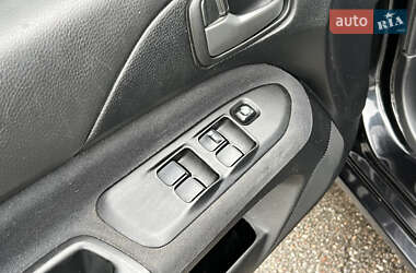 Седан Mitsubishi Lancer 2005 в  фото 15 Седан Mitsubishi Lancer 2005 в