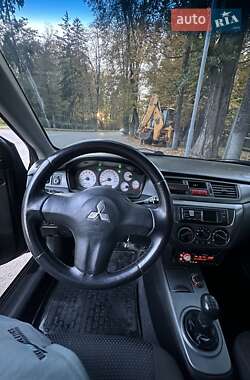 Седан Mitsubishi Lancer 2006 в  фото 15 Седан Mitsubishi Lancer 2006 в