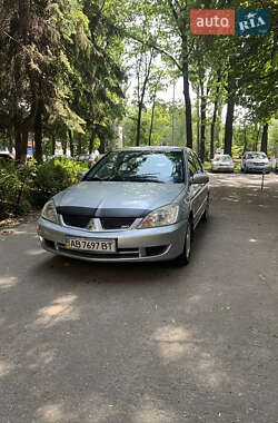 Седан Mitsubishi Lancer 2006 в  Седан Mitsubishi Lancer 2006 в