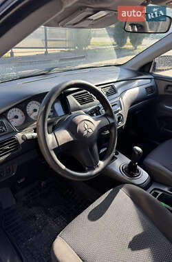 Седан Mitsubishi Lancer 2006 в  фото 9 Седан Mitsubishi Lancer 2006 в