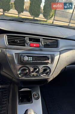 Седан Mitsubishi Lancer 2006 в  фото 13 Седан Mitsubishi Lancer 2006 в