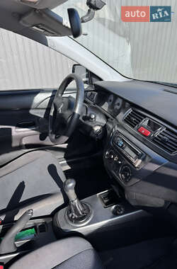 Седан Mitsubishi Lancer 2006 в  фото 21 Седан Mitsubishi Lancer 2006 в