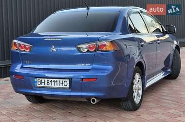 Седан Mitsubishi Lancer 2011 в  фото 5 Седан Mitsubishi Lancer 2011 в
