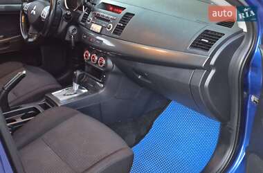 Седан Mitsubishi Lancer 2011 в  фото 37 Седан Mitsubishi Lancer 2011 в