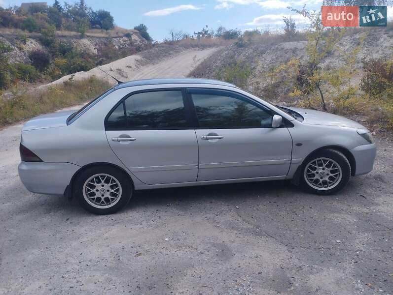 Седан Mitsubishi Lancer 2005 в Изюме фото 3 Седан Mitsubishi Lancer 2005 в Изюме