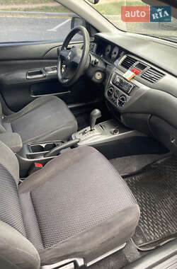 Седан Mitsubishi Lancer 2008 в  фото 15 Седан Mitsubishi Lancer 2008 в