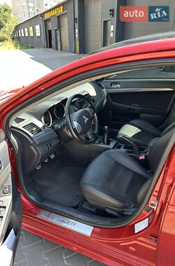 Седан Mitsubishi Lancer 2009 в  фото 5 Седан Mitsubishi Lancer 2009 в