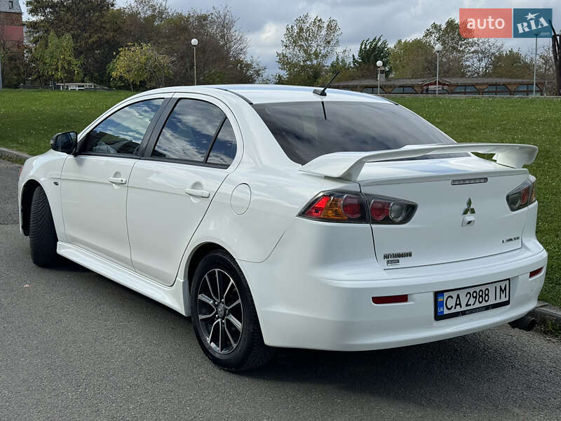 Седан Mitsubishi Lancer 2015 в Одесі