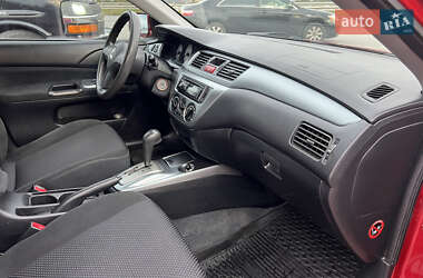 Седан Mitsubishi Lancer 2009 в  фото 27 Седан Mitsubishi Lancer 2009 в